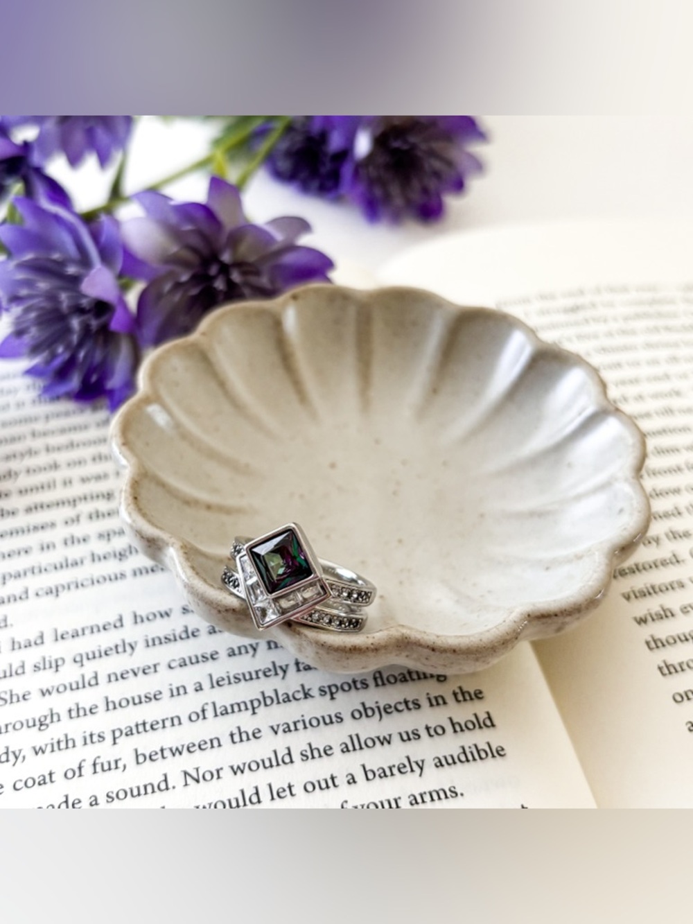 Bomb Party double band ring.